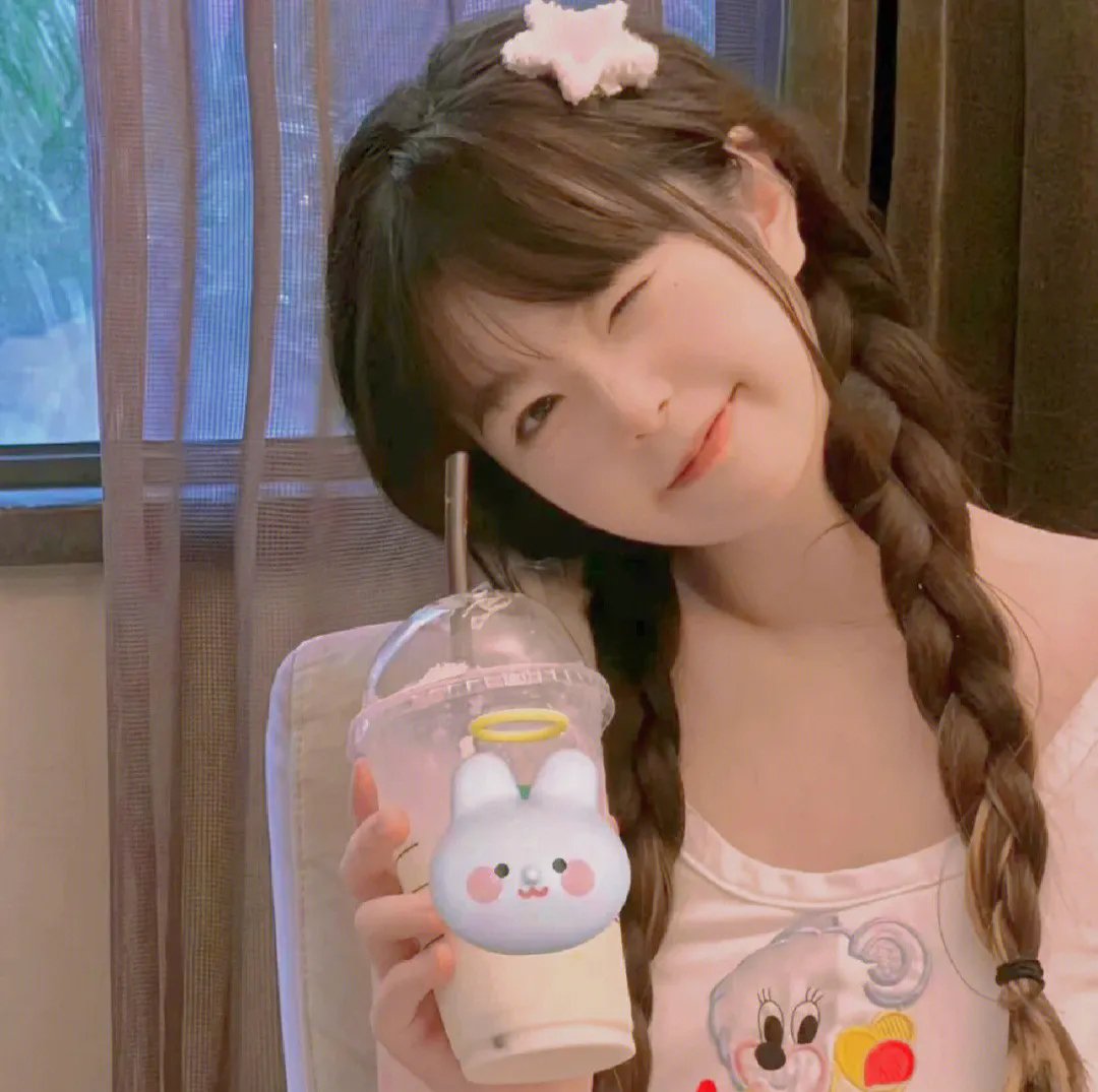 替嫁后，墨总娇妻掐腰宠